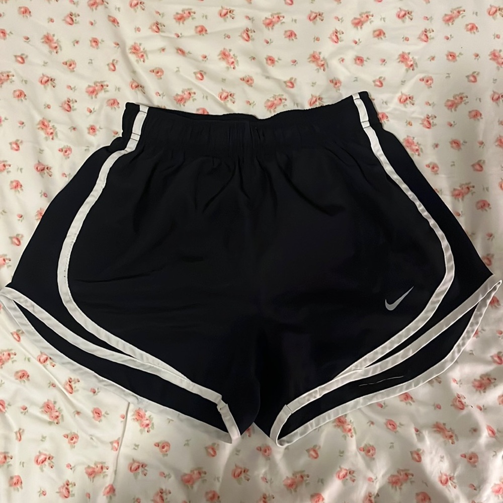 Nike Women’s Tempo running shorts